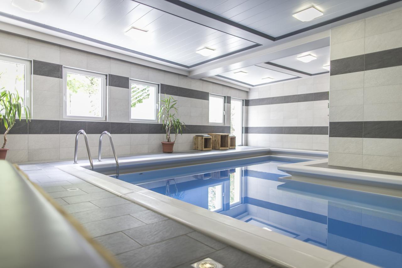 Hotel Neuwirt Cadipietra Luaran gambar