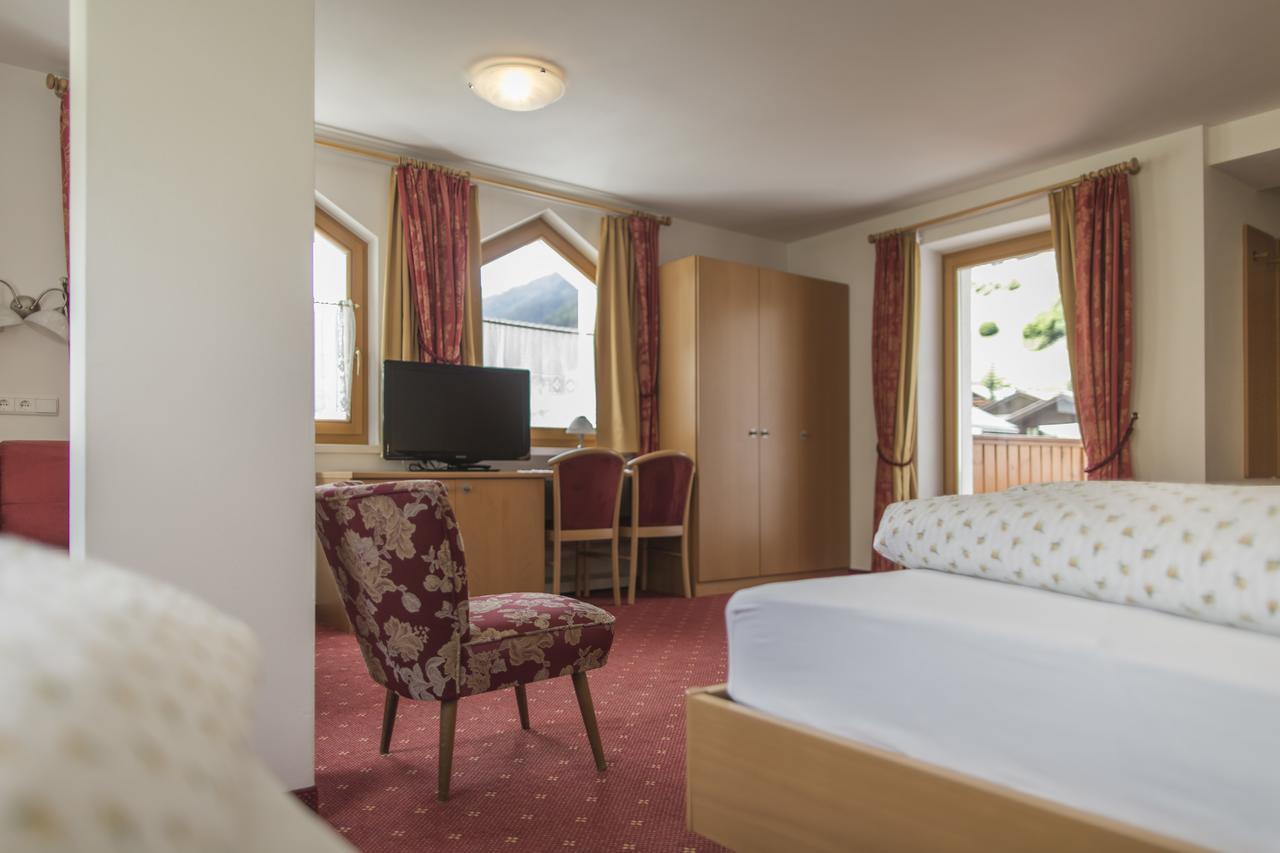 Hotel Neuwirt Cadipietra Luaran gambar