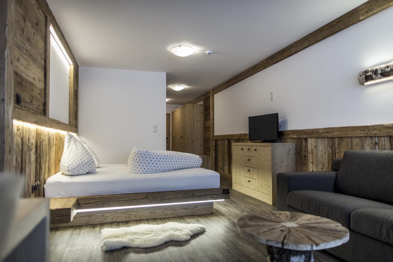 Hotel Neuwirt Cadipietra Luaran gambar