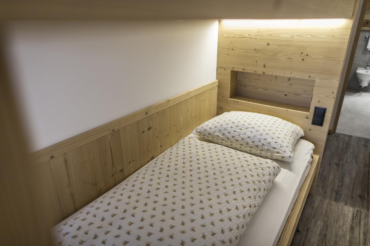 Hotel Neuwirt Cadipietra Luaran gambar