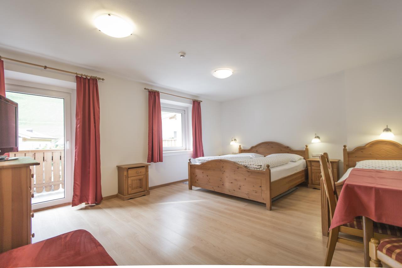 Hotel Neuwirt Cadipietra Luaran gambar