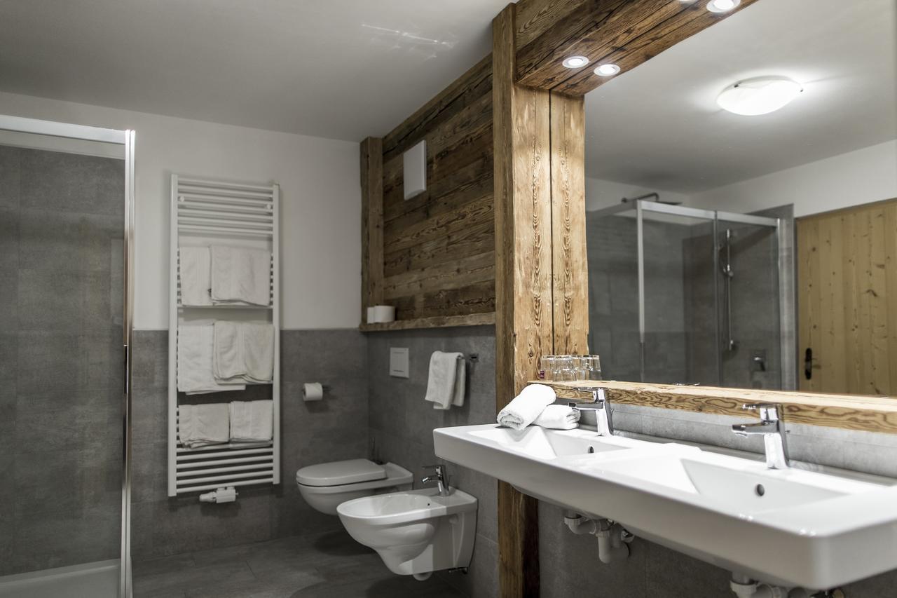 Hotel Neuwirt Cadipietra Luaran gambar