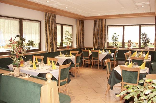 Hotel Neuwirt Cadipietra Luaran gambar